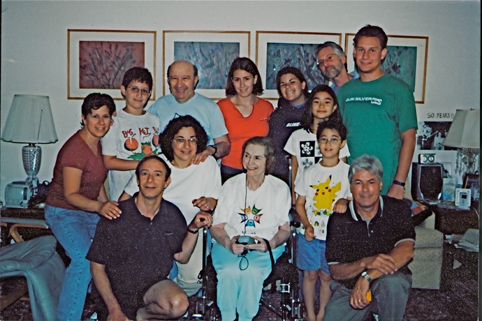 2000 FAMILY IN TEANECK, NJ