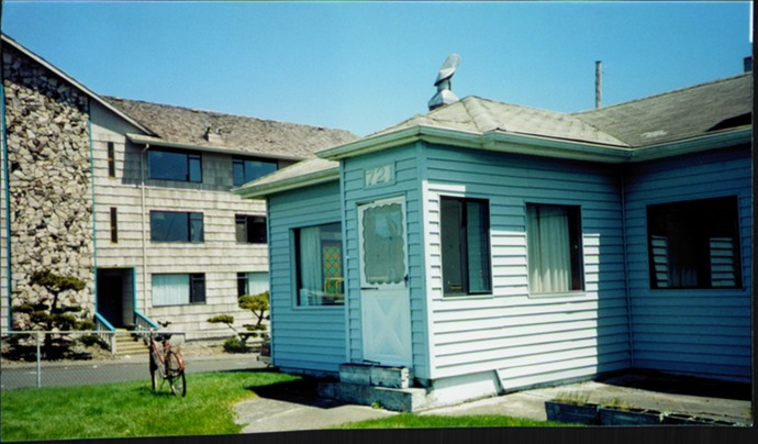 SEASIDE HOUSE