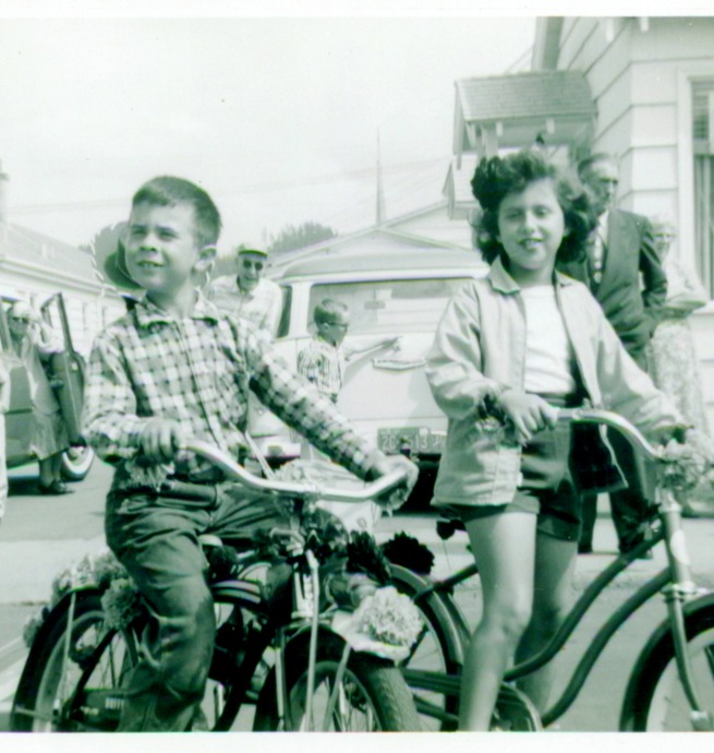 DAVID &CHERYL KUNIS ON BIKES IN SEASIDE, OREGON 1957