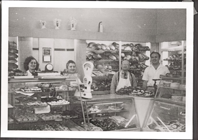 1950 EDITH, MOM, POP, AND SAM IN KUNIS BAKERY