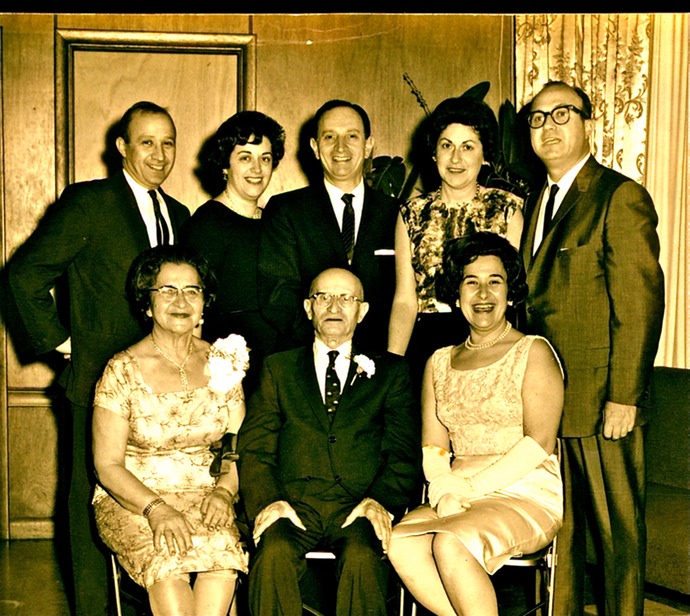 1947 THE KUNIS FAMILY